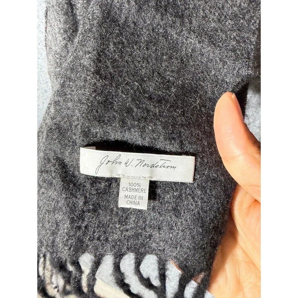 John W. Nordstrom Mens 100% Cashmere Scarf Gray Charcoal Colorblock Fringed
